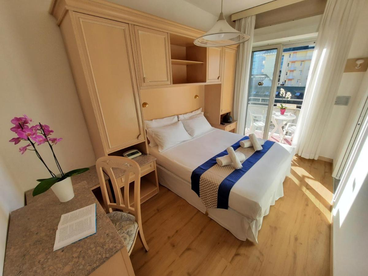Hotel Margherita Лидо-ди-Езоло Экстерьер фото