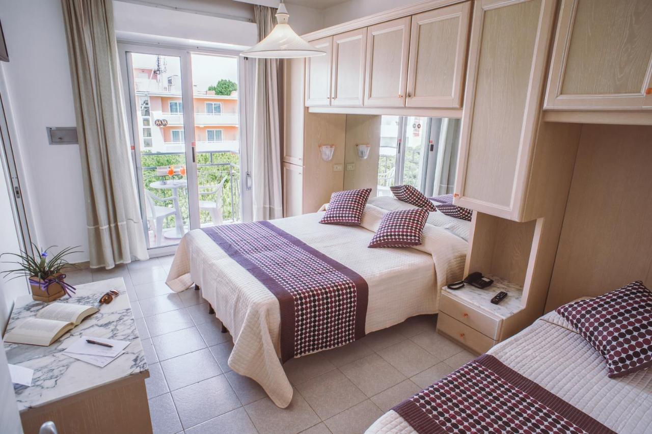 Hotel Margherita Лидо-ди-Езоло Экстерьер фото
