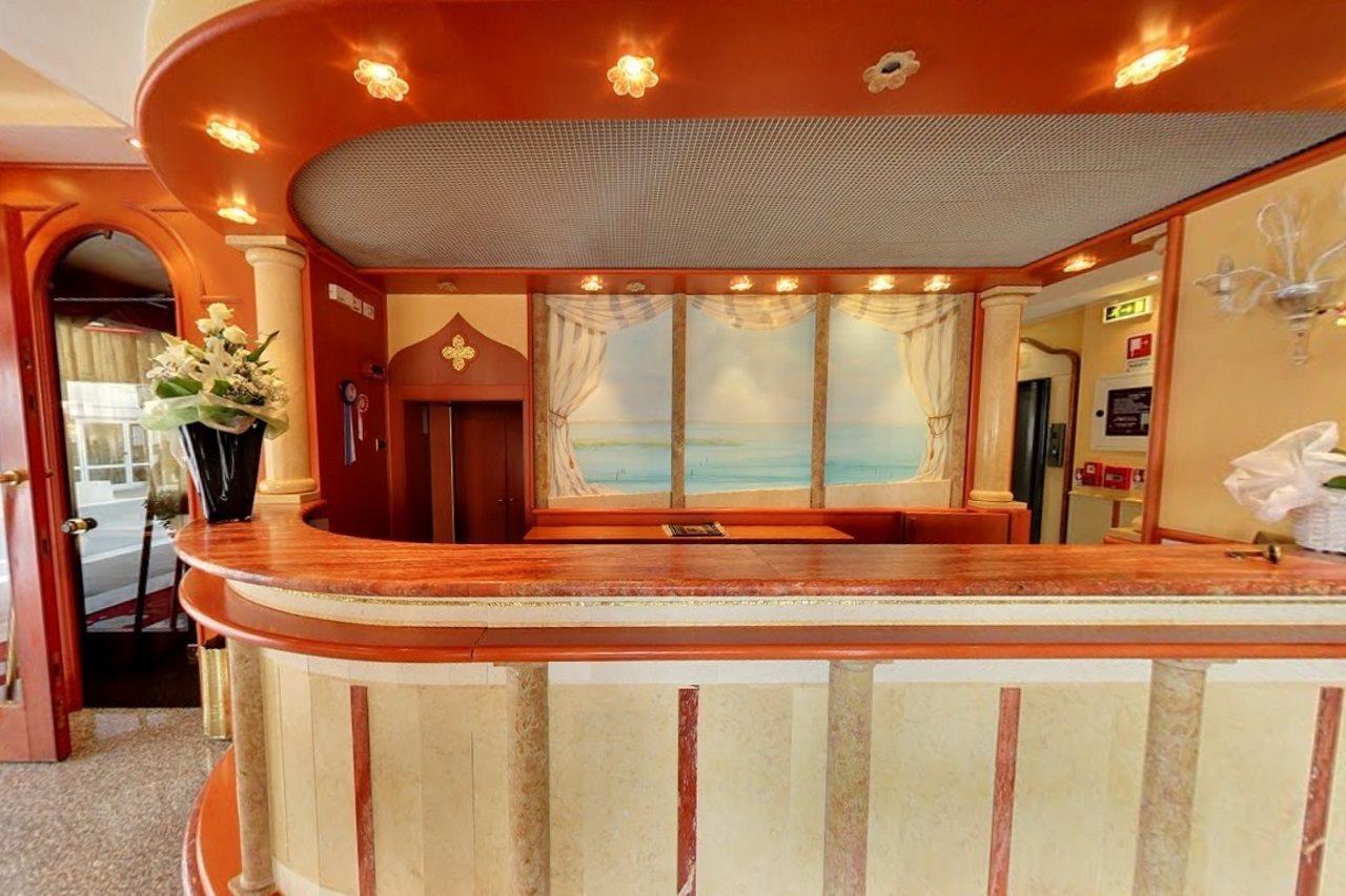 Hotel Margherita Лидо-ди-Езоло Экстерьер фото