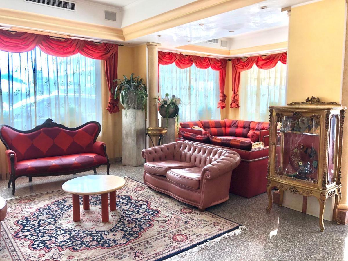 Hotel Margherita Лидо-ди-Езоло Экстерьер фото